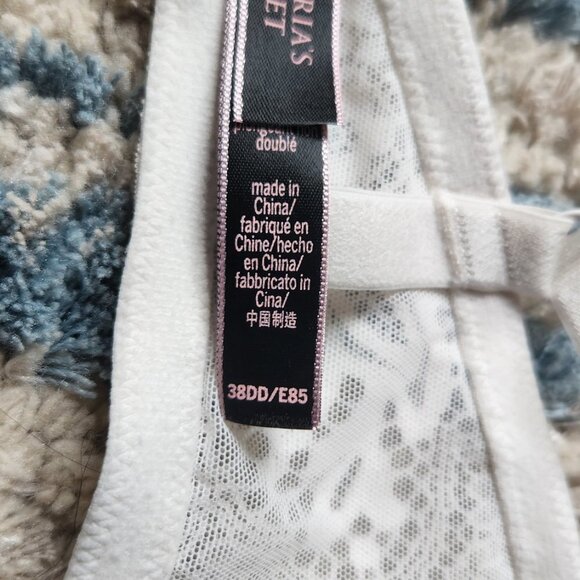 Victoria's Secret Cage Side White Lace Push Up Bra 38DD || EUC - Picture 13 of 13